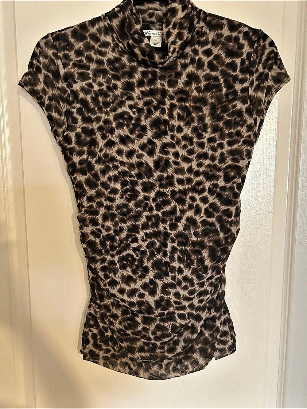 Kenneth Cole New York Leopard Print Short Sleeve Top Size Small Like New